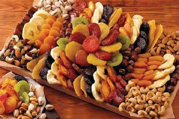 میوه را جایگزین شیرینی و شکلات کنید ، خطر قند و چربی اضافی میوه را جایگزین شیرینی و شکلات کنید ، خطر قند و چربی اضافی
