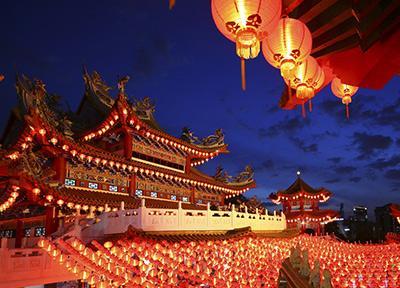 تلفیقی با شکوه از نور و رنگ و پایکوبی در جشن سال نو چینی ها