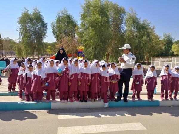 سال تحصیلی جدید با ترافیک سنگین شروع می شود ، برنامه های سال تحصیلی نو با ترافیک سنگین آغاز می گردد ، برنامه های حمل و نقل شهری برای روبرو با این پدیده